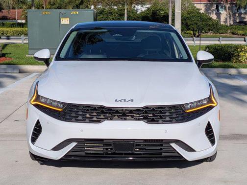 Glacial White Pearl 2022 Kia K5 EX