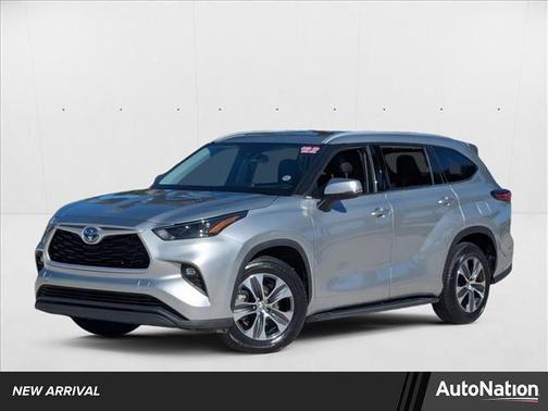 2022 Toyota Highlander Hybrid XLE
