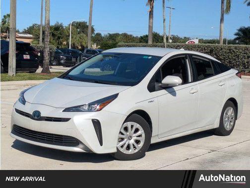 2022 Toyota Prius LE
