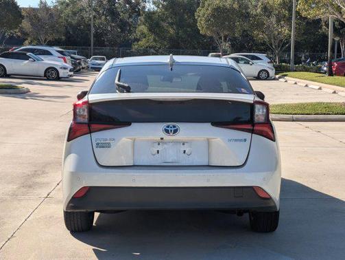 2022 Toyota Prius LE