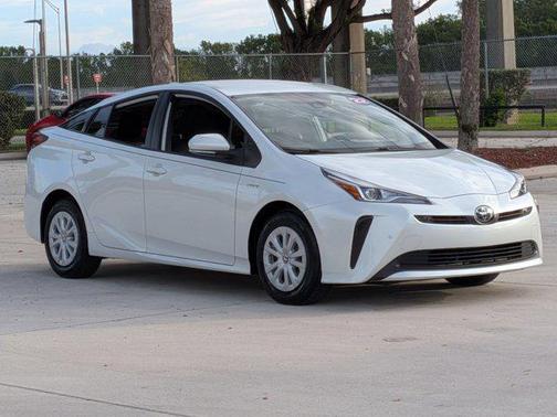 2022 Toyota Prius LE