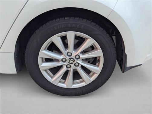 Ice Cap 2023 Toyota Corolla SE