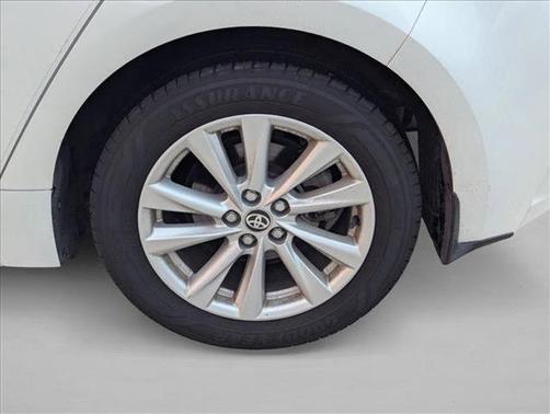 Ice Cap 2023 Toyota Corolla SE