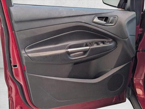 Ruby Red Metallic Tinted Clearcoat 2019 Ford Escape SE