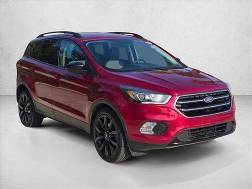 Ruby Red Metallic Tinted Clearcoat 2019 Ford Escape SE