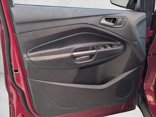 Ruby Red Metallic Tinted Clearcoat 2019 Ford Escape SE