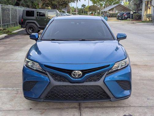 Blue Streak Metallic 2019 Toyota Camry SE