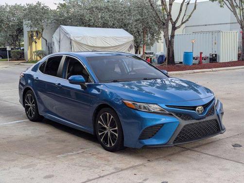 Blue Streak Metallic 2019 Toyota Camry SE