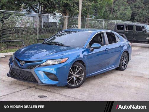 Blue Streak Metallic 2019 Toyota Camry SE