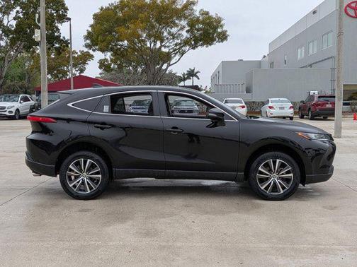 2022 Toyota Venza LE