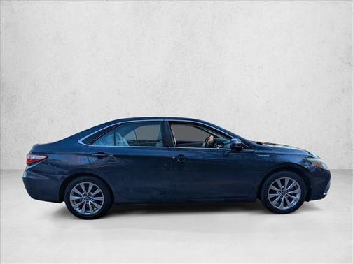 2016 Toyota Camry Hybrid XLE