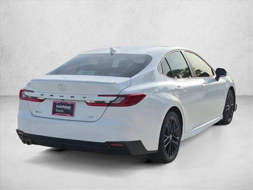 Ice Cap 2026 Toyota Camry SE
