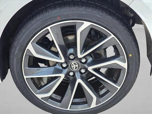 Blizzard Pearl 2020 Toyota Corolla SE