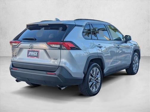 Silver Sky Metallic 2019 Toyota RAV4 XLE Premium