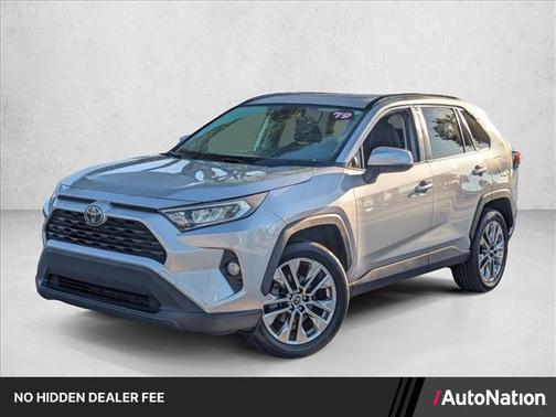 Silver Sky Metallic 2019 Toyota RAV4 XLE Premium