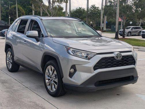 Silver Sky Metallic 2019 Toyota RAV4 XLE Premium