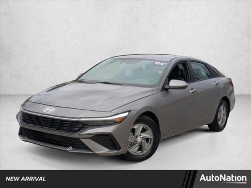 2024 Hyundai ELANTRA SE