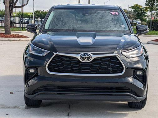 2021 Toyota Highlander LE