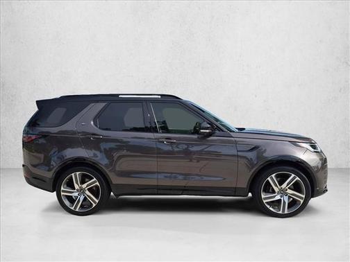 Eiger Grey Metallic 2023 Land Rover Discovery P360 Metropolitan Edition