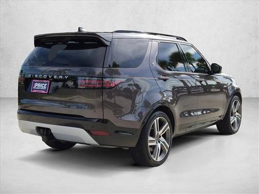 Eiger Grey Metallic 2023 Land Rover Discovery P360 Metropolitan Edition