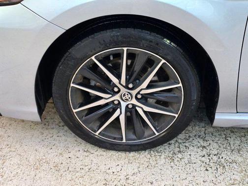 Celestial Silver Metallic 2021 Toyota Camry SE