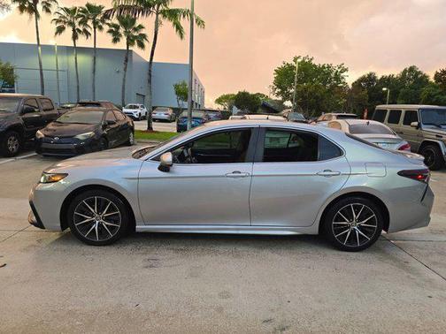 Celestial Silver Metallic 2021 Toyota Camry SE