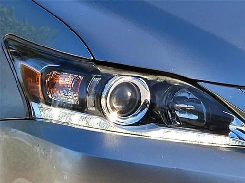 Silver Lining Meta 2016 Lexus CT 200h Base