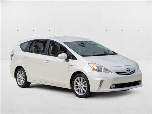 2013 Toyota Prius v Five