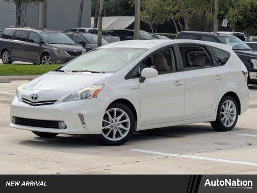 2013 Toyota Prius v Five