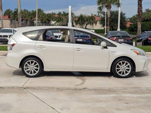 2013 Toyota Prius v Five