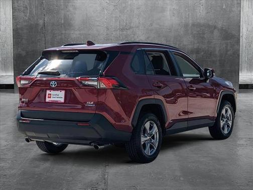 2022 Toyota RAV4 Hybrid XLE