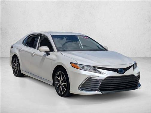 Wind Chill Pearl 2023 Toyota Camry Hybrid XLE