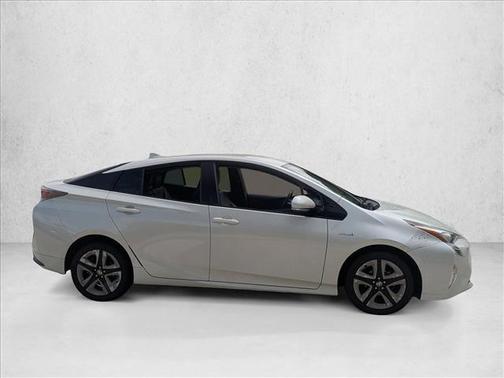 Blizzard Pearl 2016 Toyota Prius Four Touring