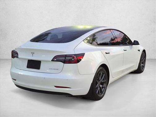 Pearl White Multi-Coat 2022 Tesla Model 3 Long Range