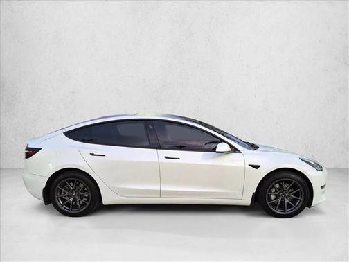 Pearl White Multi-Coat 2022 Tesla Model 3 Long Range