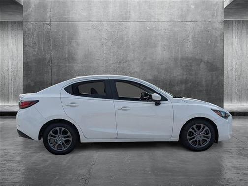 2019 Toyota Yaris Sedan LE