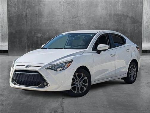2019 Toyota Yaris Sedan LE