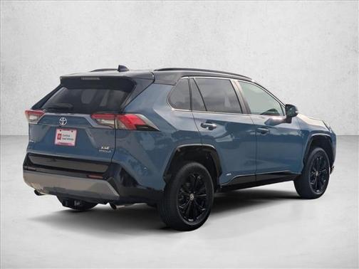 2023 Toyota RAV4 Hybrid SE