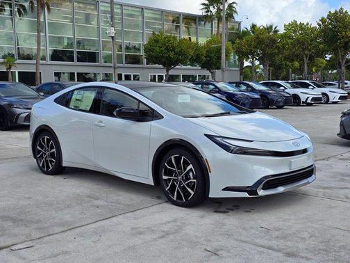 Wind Chill Pearl 2026 Toyota Prius Plug-In Hybrid XSE Premium