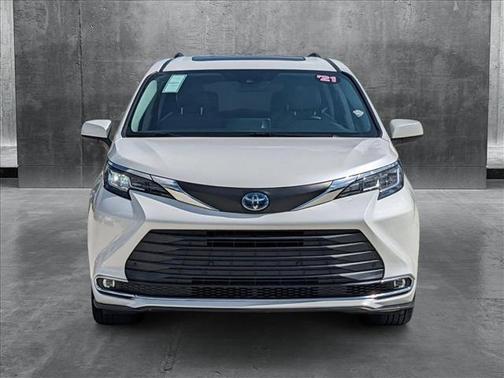 2021 Toyota Sienna XLE 7 Passenger