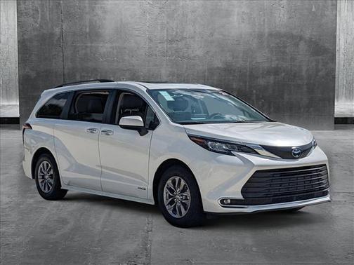 2021 Toyota Sienna XLE 7 Passenger