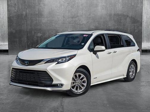 2021 Toyota Sienna XLE 7 Passenger