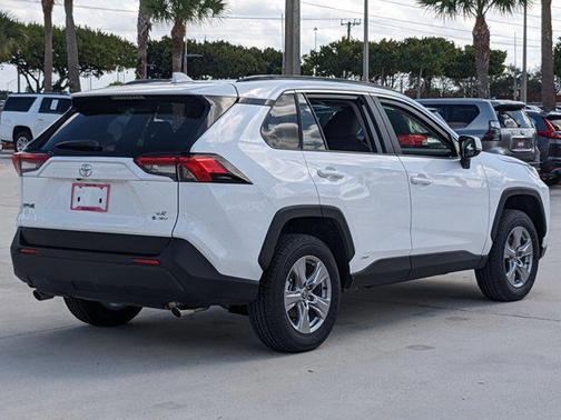 2025 Toyota RAV4 Hybrid LE