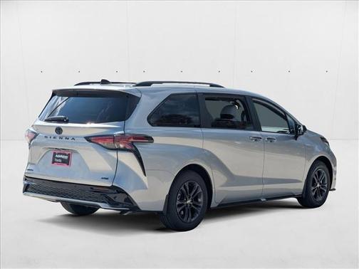 2025 Toyota Sienna XSE 7 Passenger