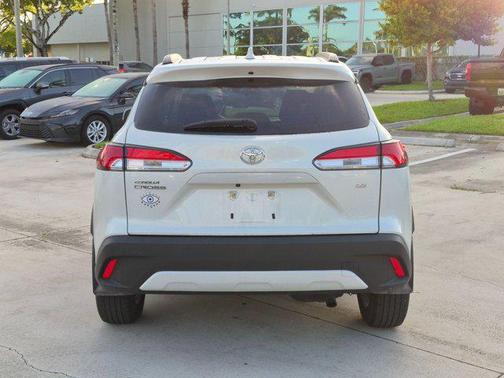 Wind Chill Pearl 2023 Toyota Corolla Cross LE