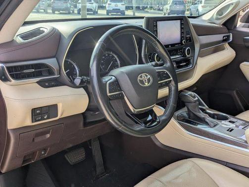 2021 Toyota Highlander Platinum