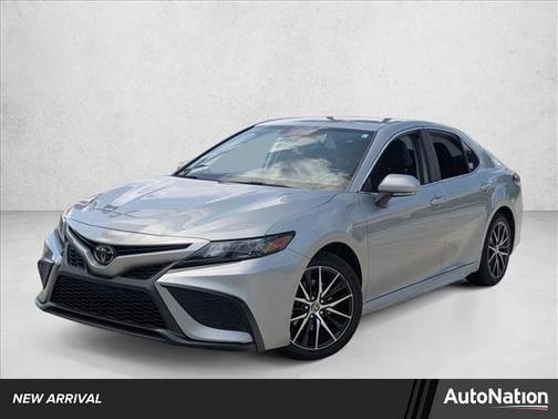 Celestial Silver Metallic 2023 Toyota Camry SE