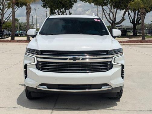 Summit White 2024 Chevrolet Suburban LT