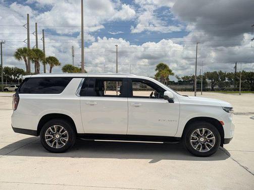 Summit White 2024 Chevrolet Suburban LT