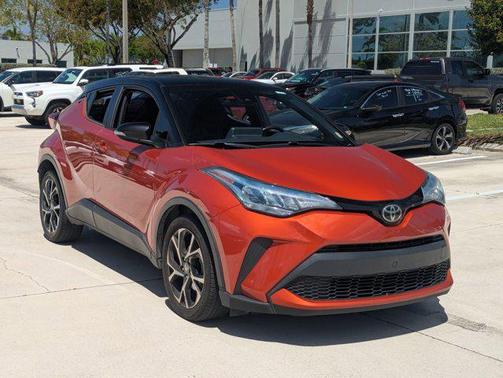 Hot Lava w/Black Roof 2020 Toyota C-HR XLE